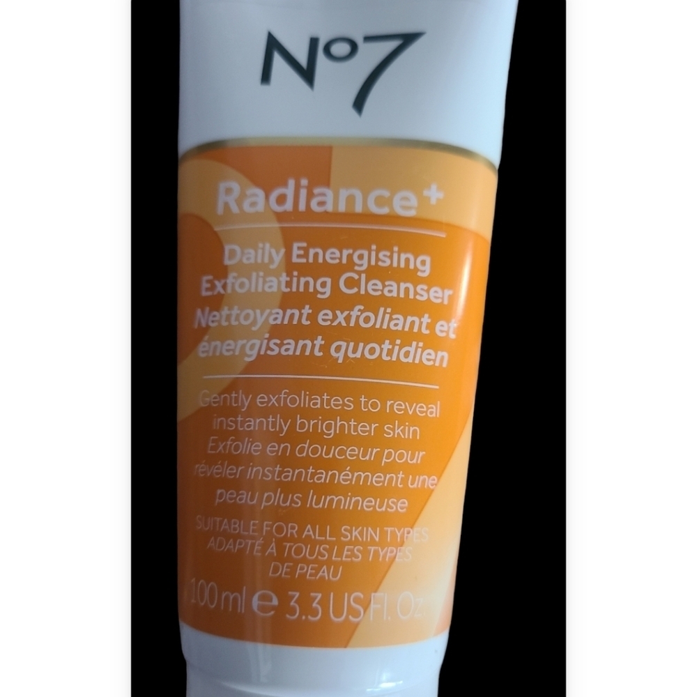 No7 Radiance + Exfoliating Cleanser Hp 🔥🔥🔥🔥